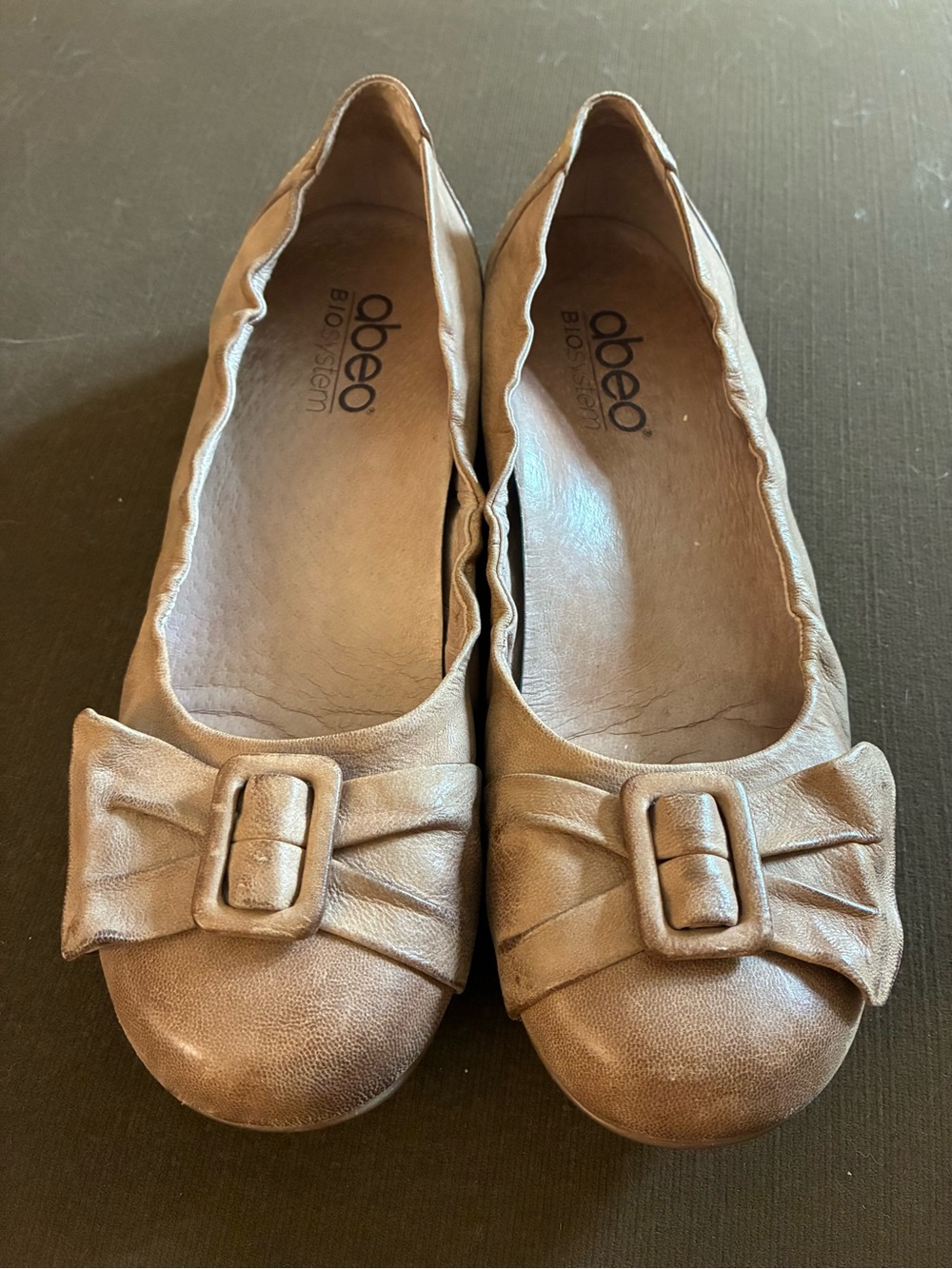 Abeo "Tabitha" Leather Ballet Flats Tan Bow Buckle Orthotic Feminine 7N Narrow
